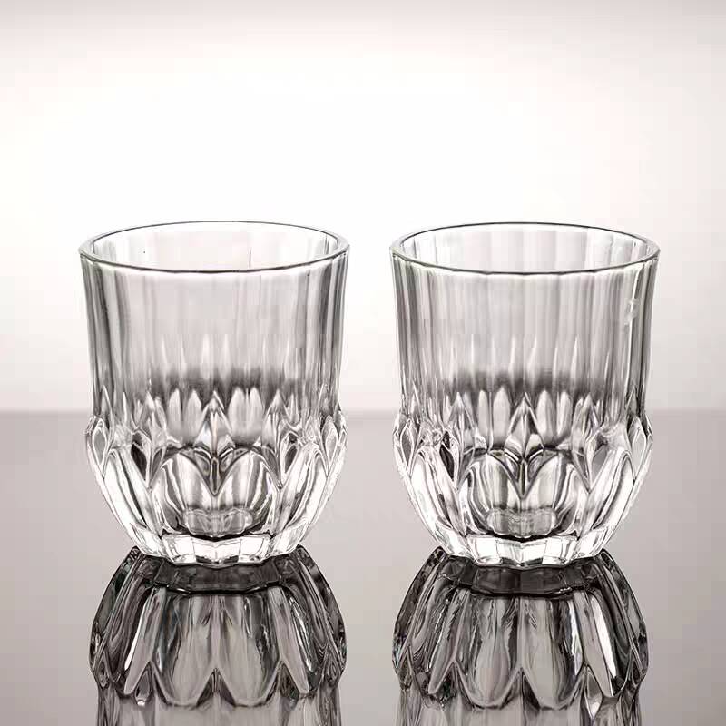 2 Piece Set of Glass Cups Diamond-shaped Glasses Transparent Thickened Wine Glasses Luxury Cocktail Glasses Juice Glasses Hiking