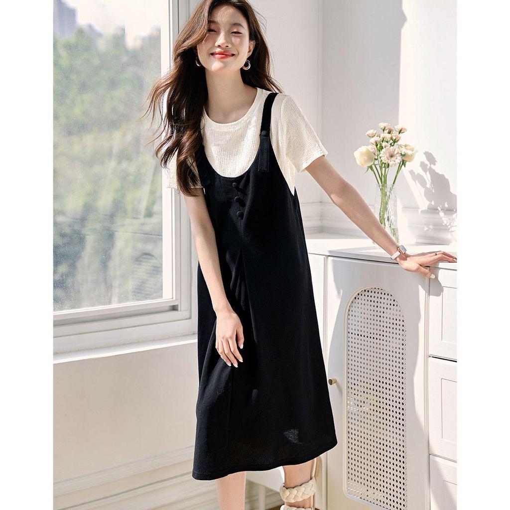 Casual Summer White T-shirt and Strappy Dress Set with Pleated Slimming Design