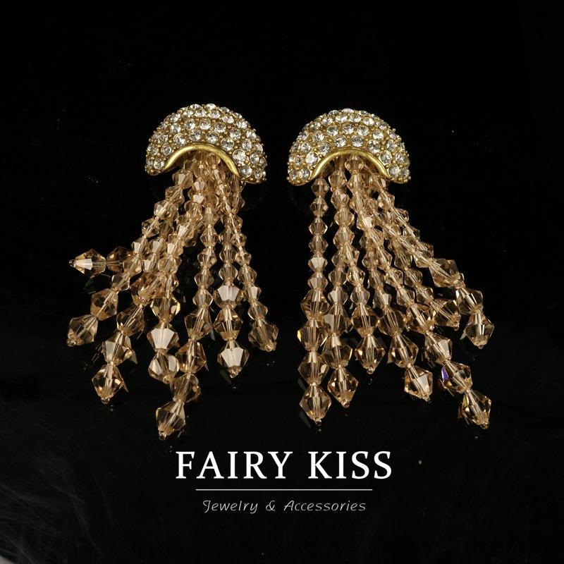 French Retro Champagne Fringed Long Shoulder Sweeping Simple Jellyfish Earrings, High-end Personalized Design Versatile Jewelry