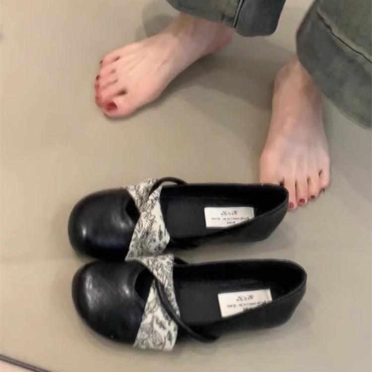 Not Tired Feet! Invisible Inner Height Increase Flat Bottom 2025 Spring and Summer Niche Design Soft Sole Brown Square Head Single Shoes Women