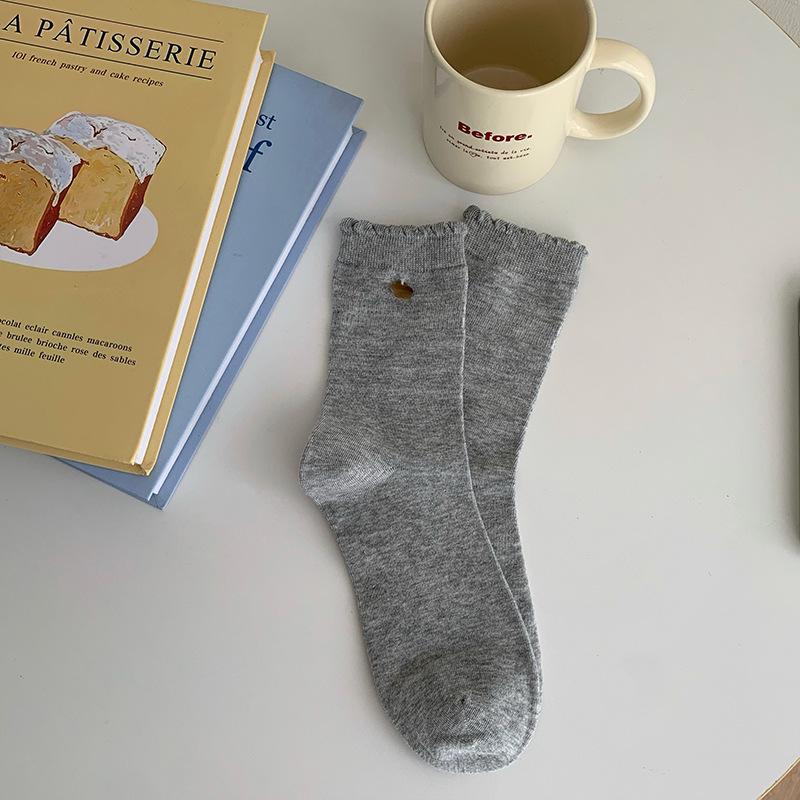 Women's Mid-Calf Lace Cotton Socks - Little Flower Shell Button, Boneless, Versatile Korean Style for Autumn and Winter