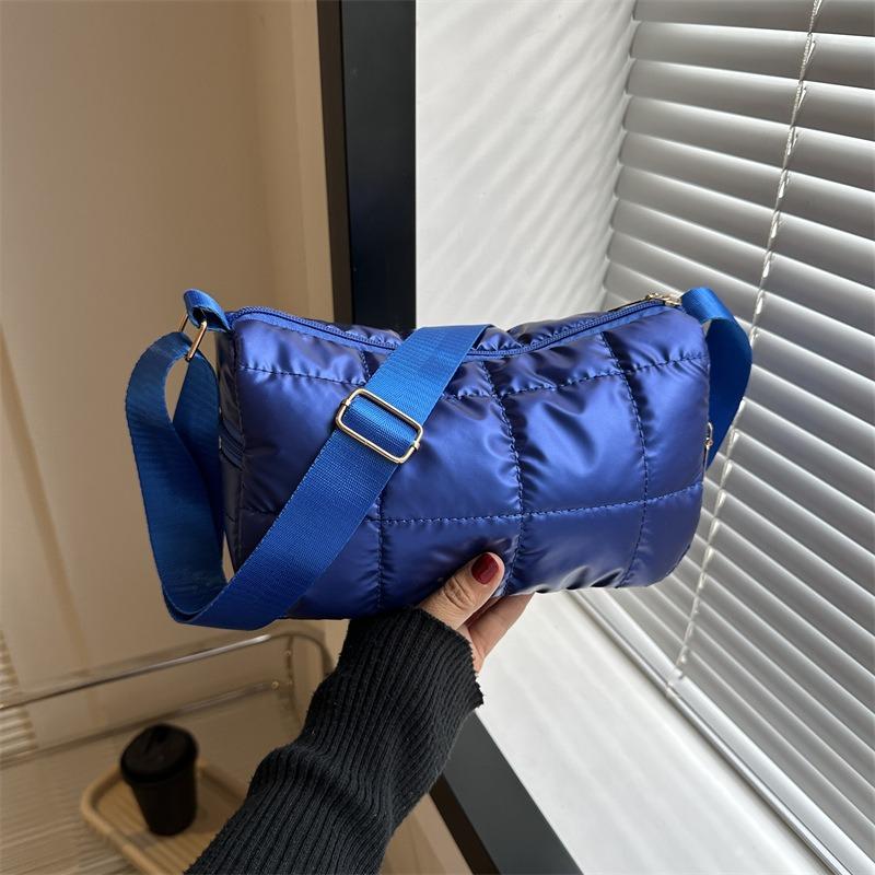 Autumn and winter new fashion cotton clothes, portable one-shoulder underarm small square bags, women's bags, support a large number of mixed batches