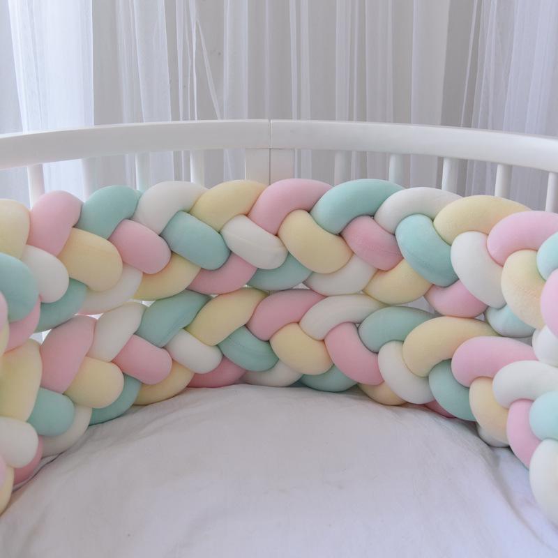 Cojín Nudo Trenzado Danés de Cuatro Hebras – Protector de Cuna Anticolisión para Habitación Infantil