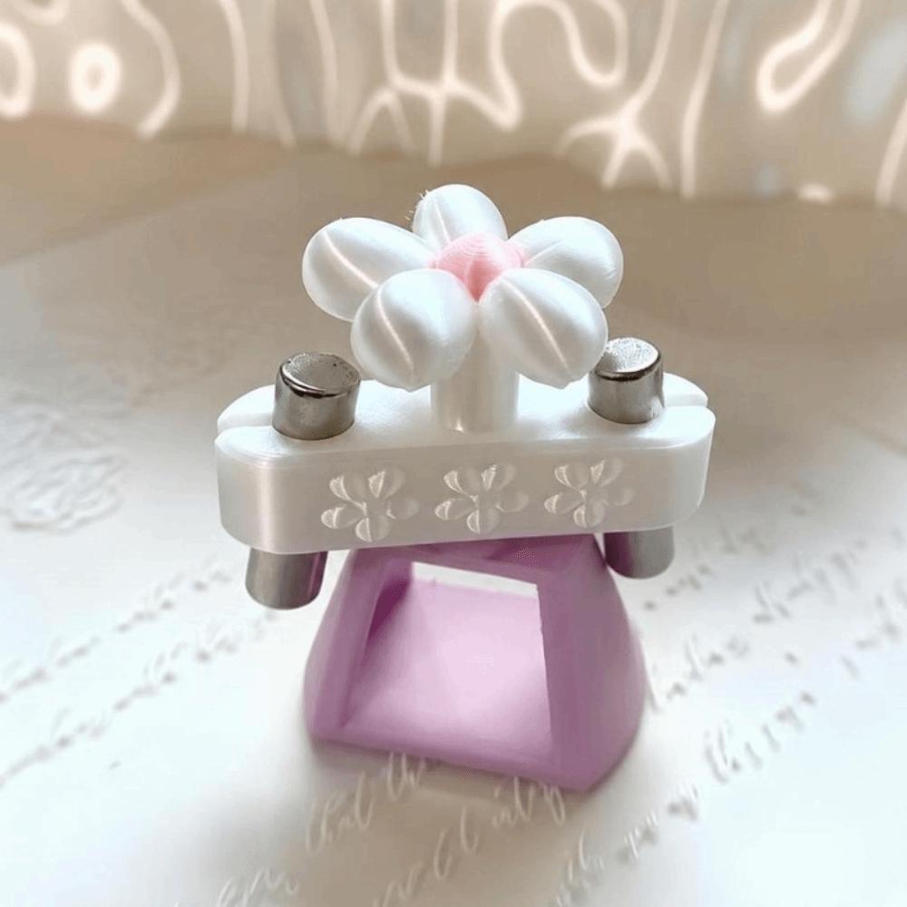 Rotatable Cat Eye Nail Magnet Portable Rotatable Nail Magnet Practical Nail Art Magnet Tool  DIY