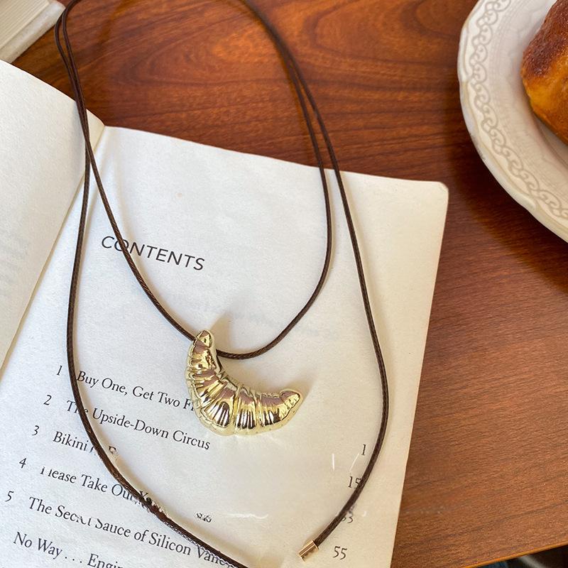 Regulowany Minimalistyczny Geometryczny Plisowany Skórzany Naszyjnik: Wszechstronny Łańcuszek na Obojczyk o Wysokiej Czułości