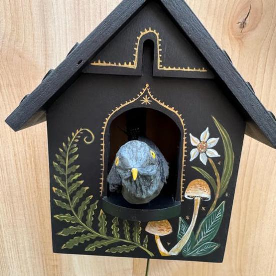 Kinetic Art Birdhouse Wall Decor Animal in House Wall Decoration Outdoor Garden Wall Art for Farmhouse Home Room Yard Patio Porch