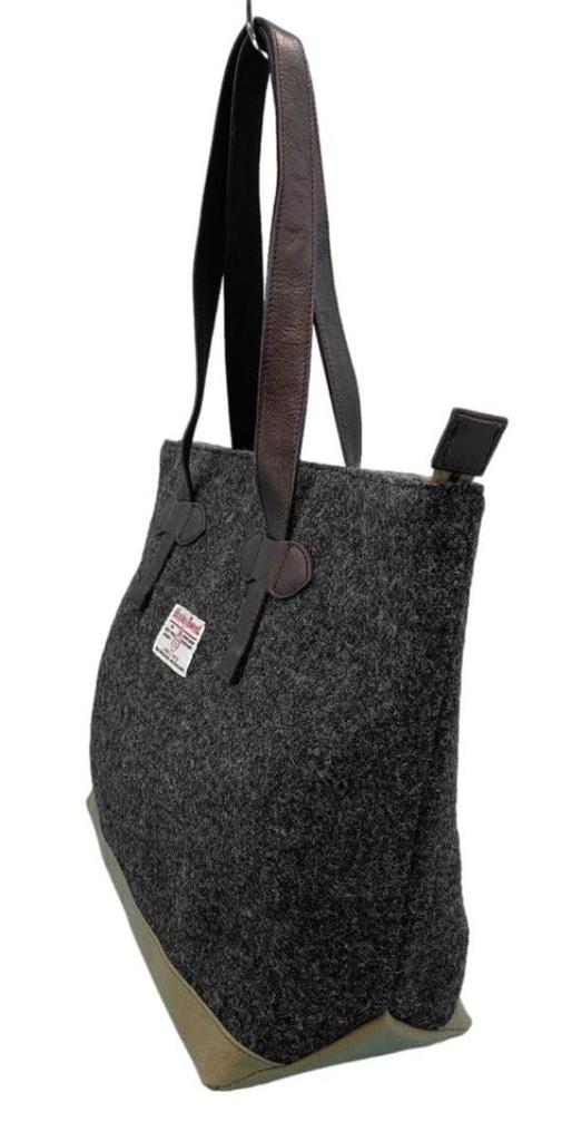 [nature et evoluer] Harris x Paraffin Canvas Horizontal Tote Bag with Leather Accessory and Top Zipper (WG2422-CGY)