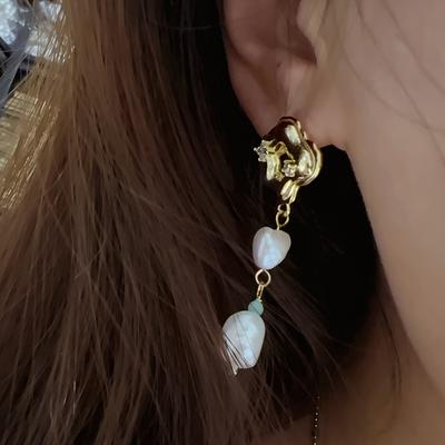 Vintage Court Style Natural Baroque Freshwater Pearl Earrings Earrings 925 Silver Needles Slightly Inlaid Zircon Earrings Silver Needles