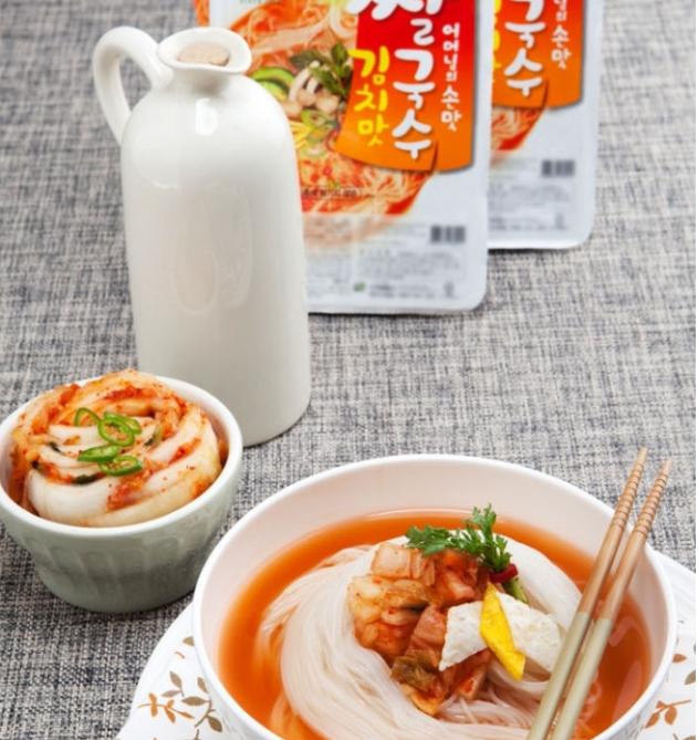 Korean Style Rice Noodle Soup 92g – Anchovy / Kimchi / Spicy Options