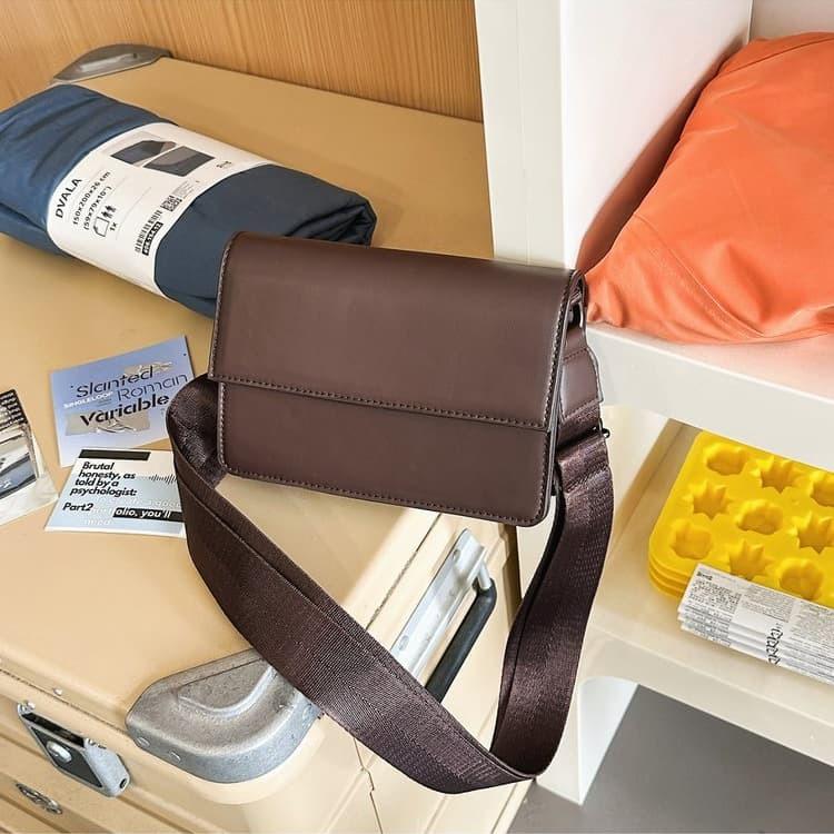 Men's Mini Flip Faux Leather Crossbody Bag Small Phone Wallet Shoulder Bag Casual Daily Travel Messenger Bag