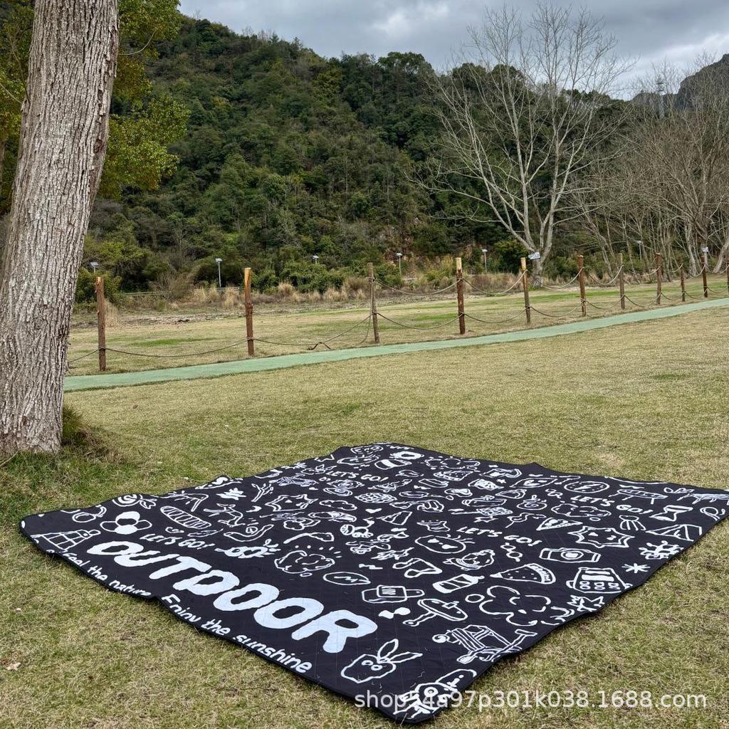 Tapis de pique-nique épaissi à ultrasons: Coussin d'extérieur résistant à l'humidité pour pelouse et camping avec piquets de sol