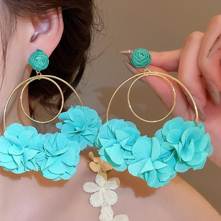 Silberne Nadel Strass Blume Quaste Brautohrringe, Vielseitige Ohrstecker für Damenmode.