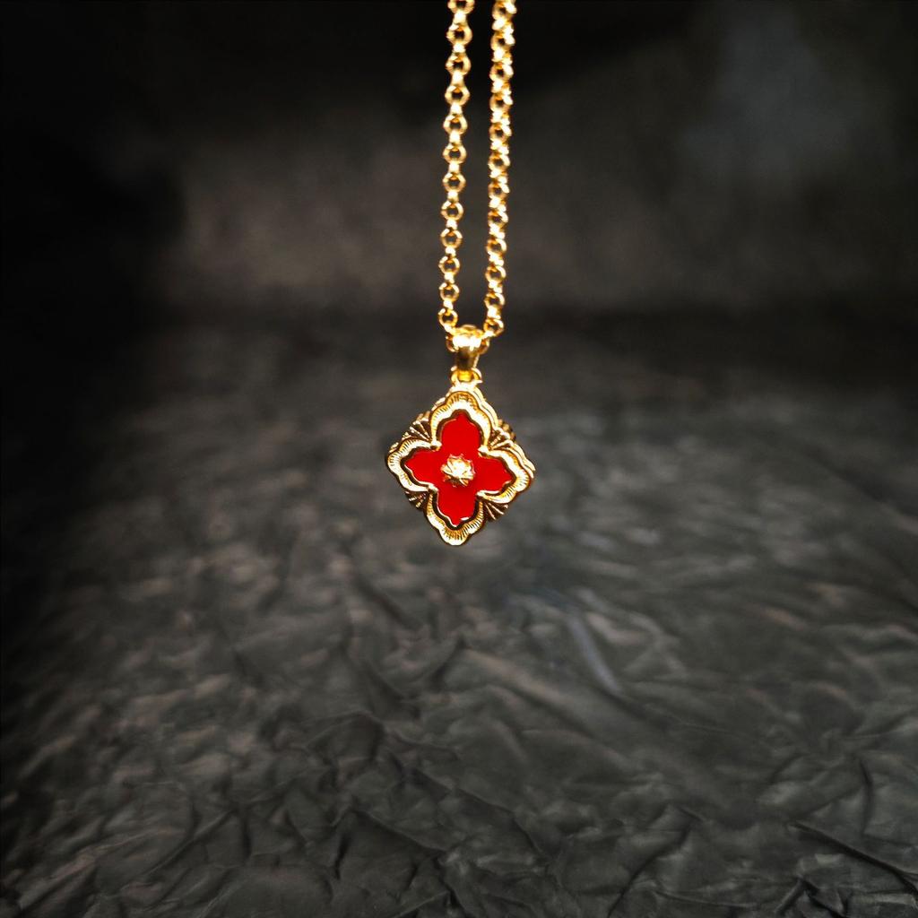 Italian Brushed Craftsmanship Retro Court Style Bratti White Fritillary Four-Leaf Clover Necklace Female Onyx Collarbone Chain