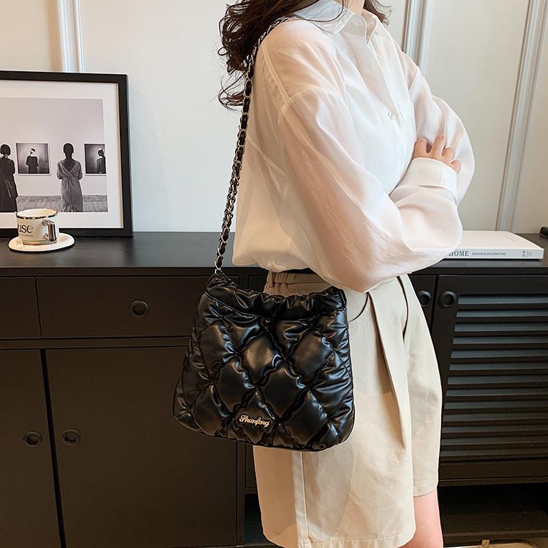 Trendy Women s Bucket Bag 2024 New Leather Purse With Quilted Chain Strap
