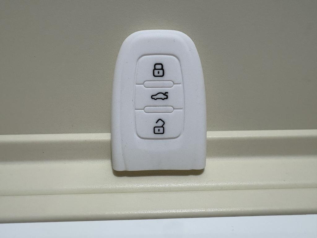 Suitable for Changan CS75PLUS Key Cover UNI-V Key Case CS35PLUS Yidong Silicone Protective Cover Lumin