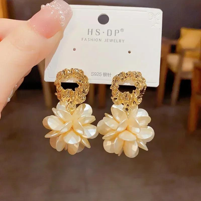 Boucle D’oreille Femmes Irregular Design Sense Metal Flower Pendant Earrings For Women Trend Jewelry Gifts For Girls