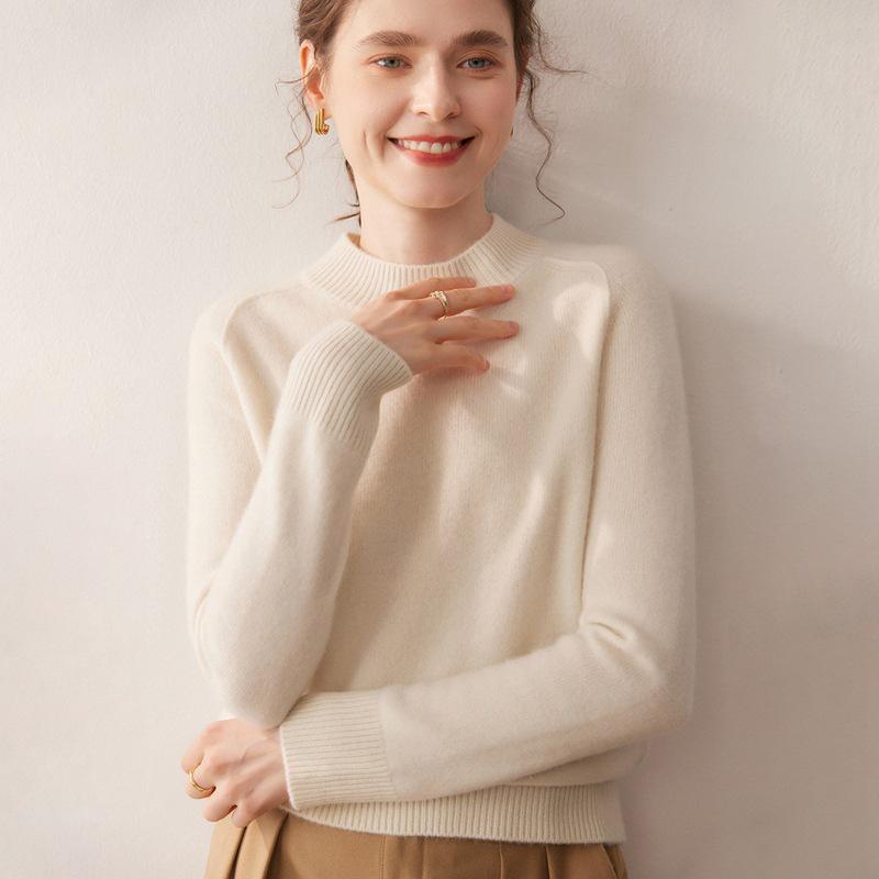 Women's Cashmere Knit Sweater: Soft, Thick, Slimming, and Loose Fit with Saddle Shoulder for Autumn and Winter.