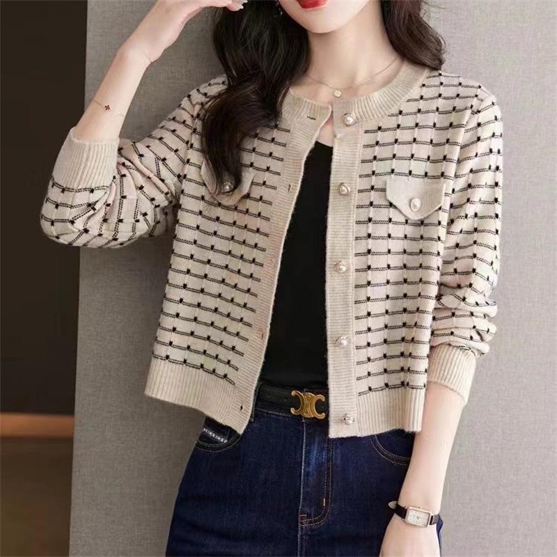 Autumn and Winter Xiaoxiangfeng Top, Short, Small, Foreign, Elegant, Black and White Plaid Contrasting Knitted Jacket