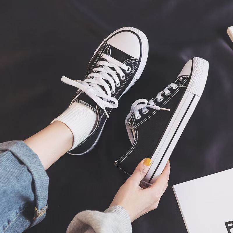 Canvas shoes female students versatile casual baseplate shoes 2025 new breathable Korean version classic cloth shoes little white sneakers
