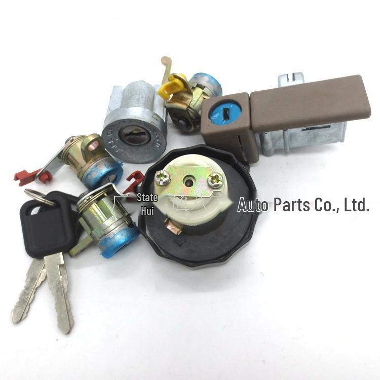 Kompatibel med Jiangling Landwind 04-07 X6: Komplett låssats inklusive tändningslås och framdörrslåscylindrar med nyckelhål