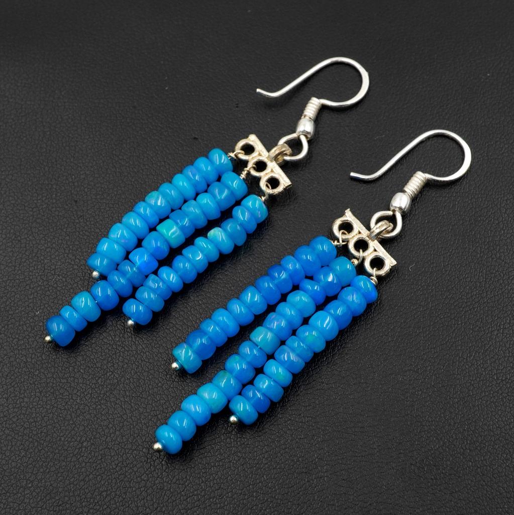 Orecchini con Perle di Opale Etiopico Blu Naturale Multi-Fuoco Argento 925 Cabochon Perline