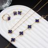4 STuks Klaver 4-delige Sieradenset Inclusief Ketting, Armband, Oorbellen en Ring, Veelzijdige Gelukkige Vijfbladige Bloem Mode Sieraden