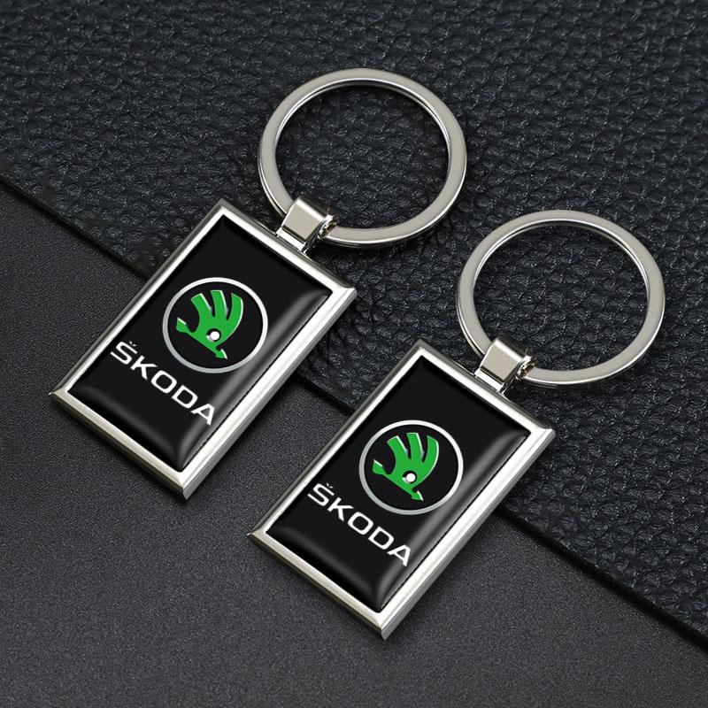 BBIC7 Metal Car Logo Key Chains Rings Keychain For Skoda Octavia Kodiaq Fabia Superb Karoq Yeti Rapid Mk3 Auto Keychain Accessories 6a