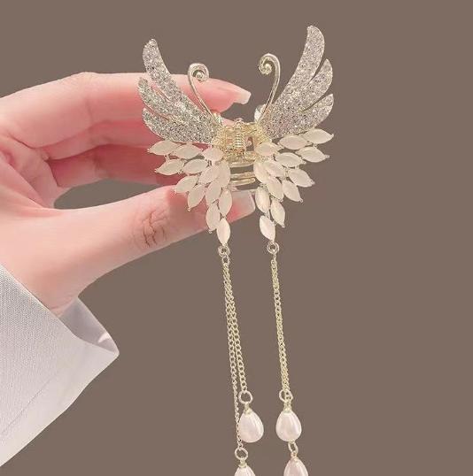 New Exquisite Rhinestone Butterfly Fringe Hair Claw Clips Korean Ponytail Braid Pearl Hairpin Girl Crab Metal Headdress Gift