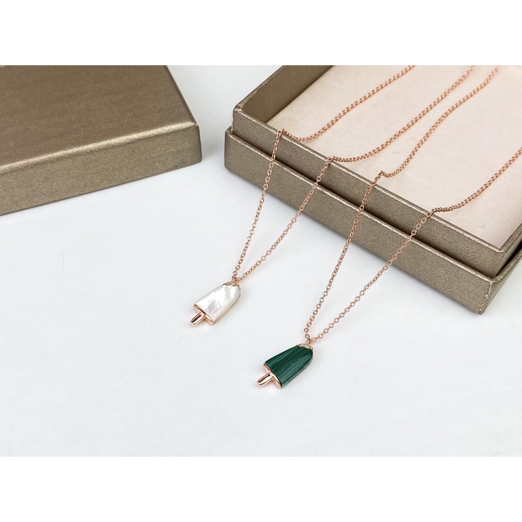 Eis am Stiel, Eiscreme-Halsketten und mein Lieblings-Pfau aus weißem Perlmutt. High-End-Individualisierung, asiatische Goldgalvanisierung