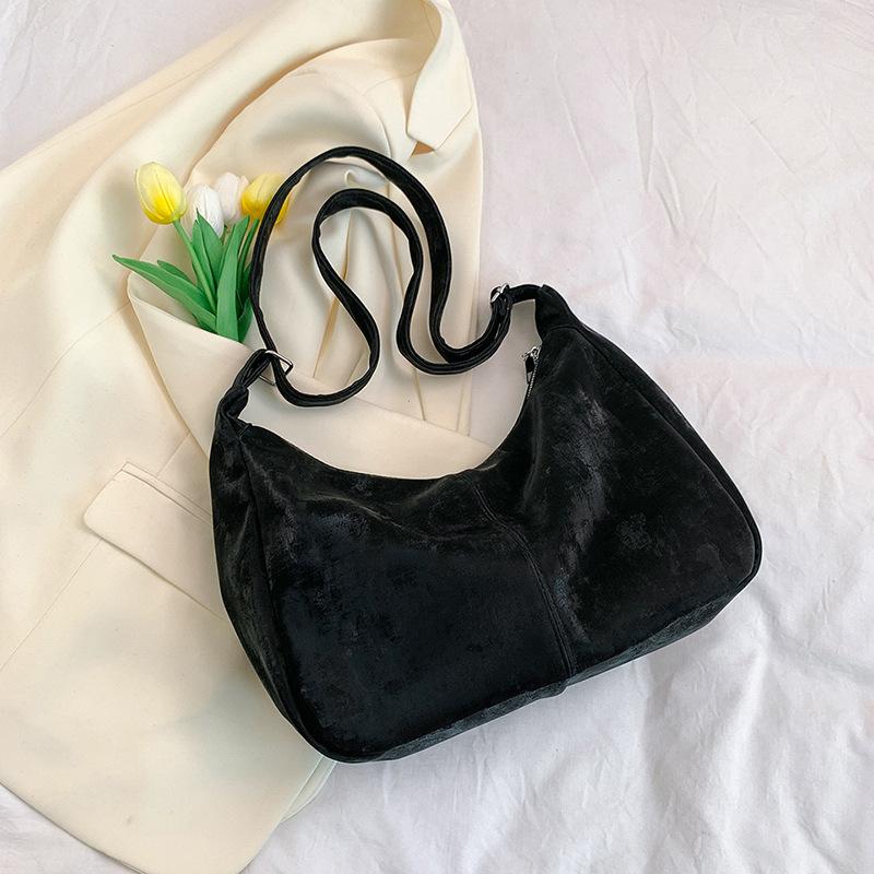 

Вместительная сумка-мессенджер женская 2025 лето новая универсальная на плечо сумка для занятий студентки колледжа сумка-тоут