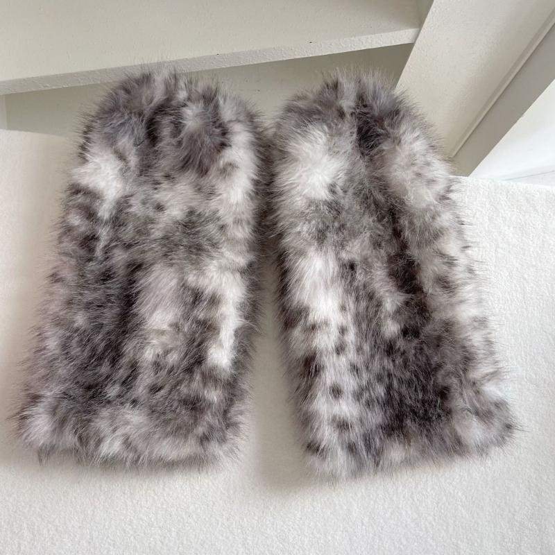 Plyšové návleky na nohy s leopardím vzorem z umělé kožešiny, navlékací konstrukce, elastické žebrované manžety a texturovaný volný vrstvený design pro ženy
