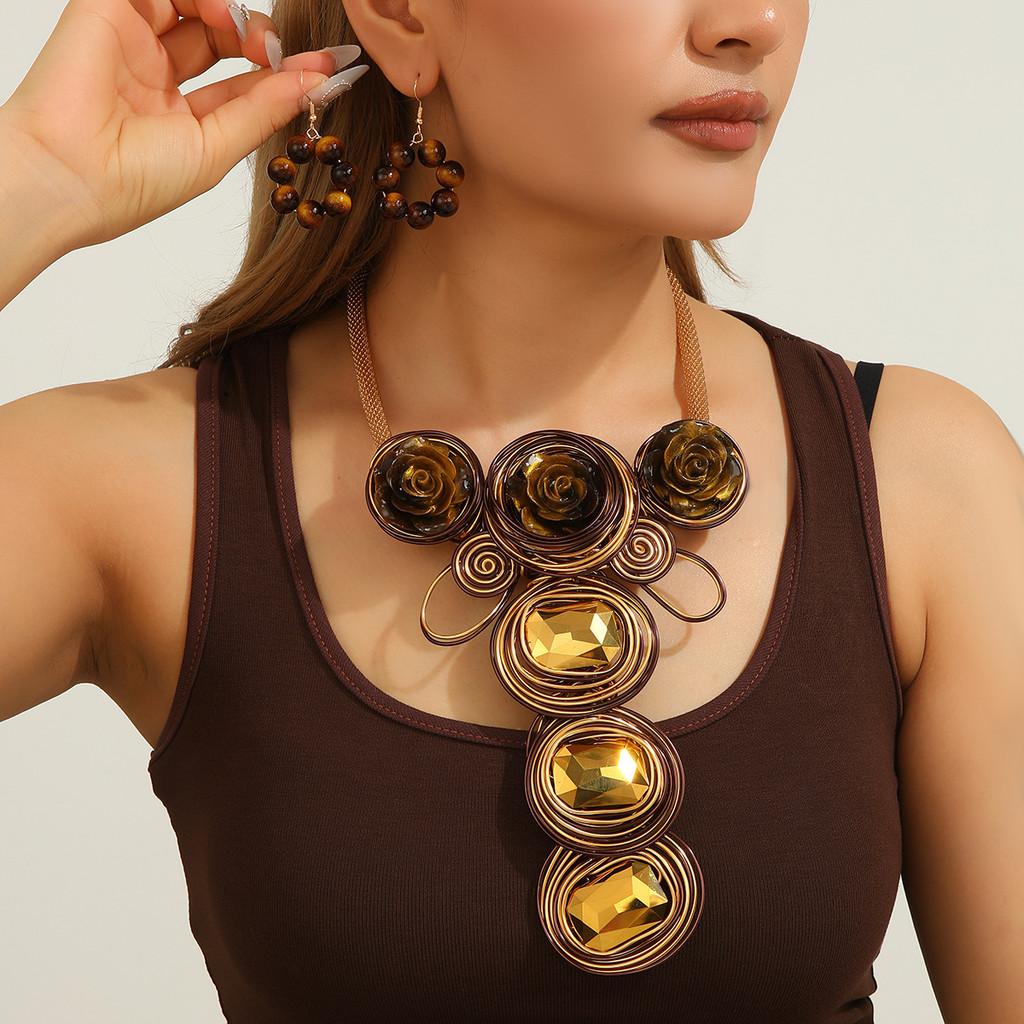 European Style Jewelry Set With Crystals And Resin Flower Accents For Women And Men