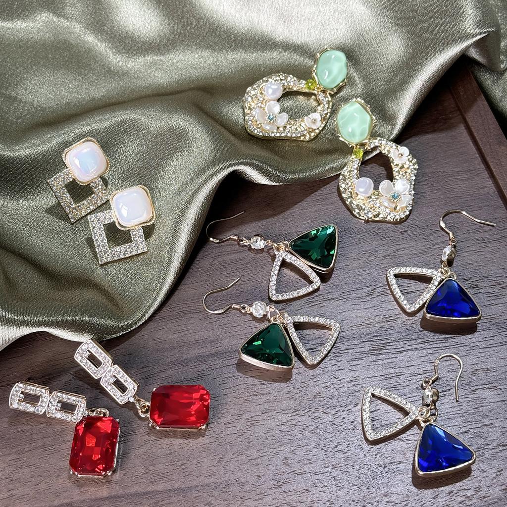 925 Crystal Petal Earrings Niche Design Cold Wind Versatile Temperament Stud Earrings Exquisite Earrings