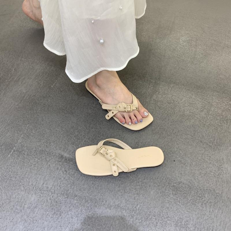 Fashion Summer New Studded Sandals Women's Outside Wear Vintage Square Toe Open Toe Clip Toe Soft Sole Non-slip Wear-resistant Flats