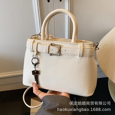 2025 Summer Small Bag Women's New Versatile Shoulder Messenger Bag Popular This Year Casual Portable Bucket Bag