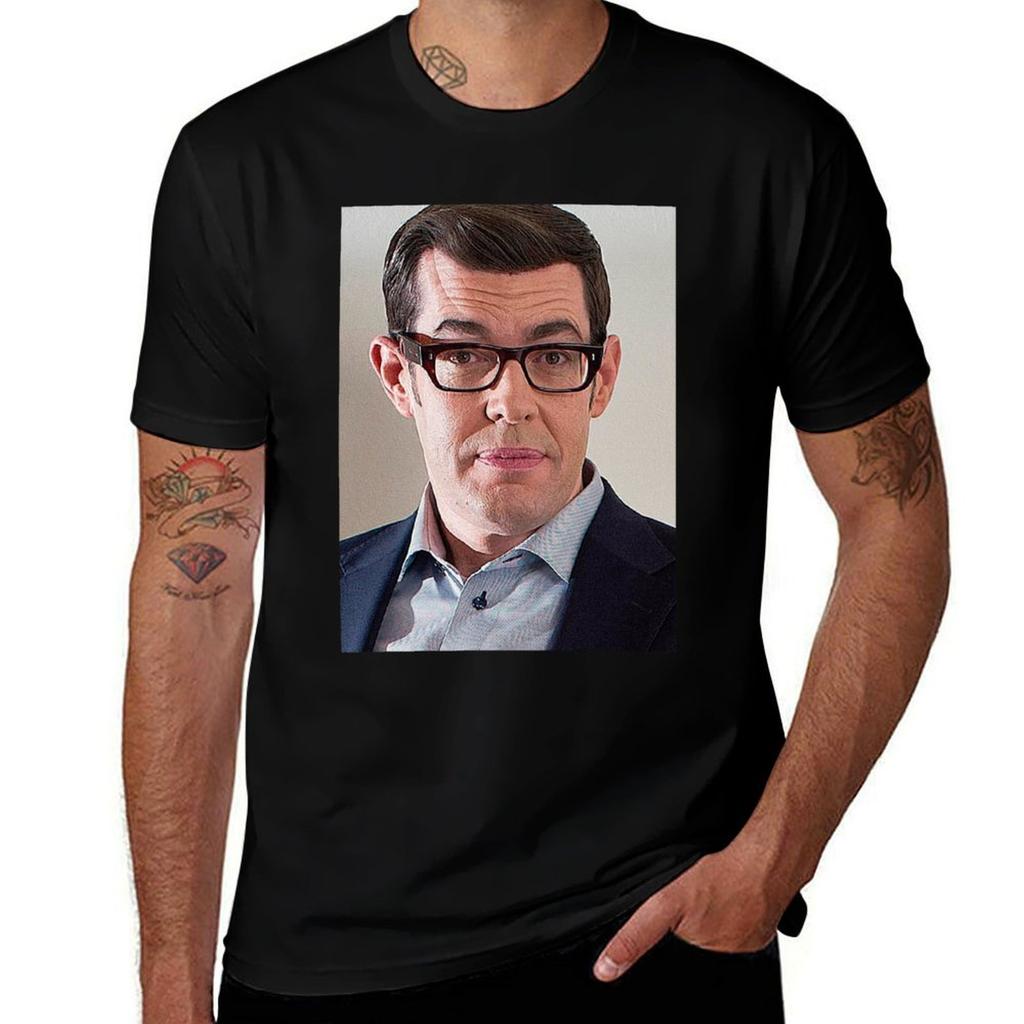 Richard Osunisex Tshirt Basic Tee Shirt For Everyday Outfit