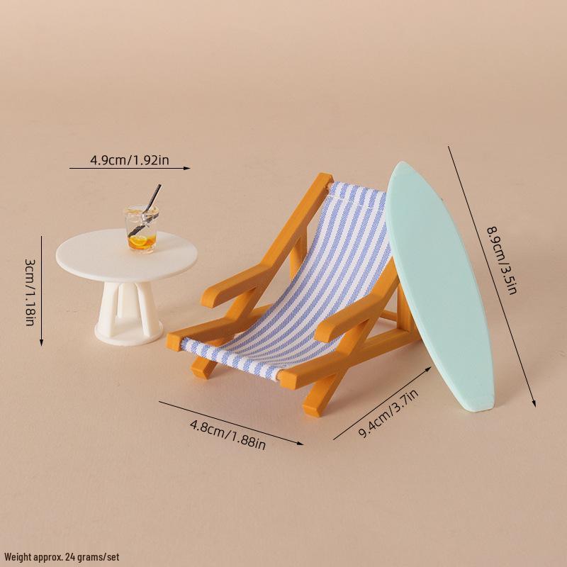 Miniature Beach Lounge Chair for Dollhouse Scenes