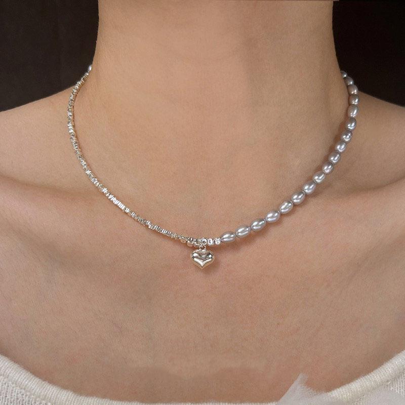 

Broken Silver Natural Freshwater Pearl Necklace Love Pendant Fashion Versatile Clavicle Chain