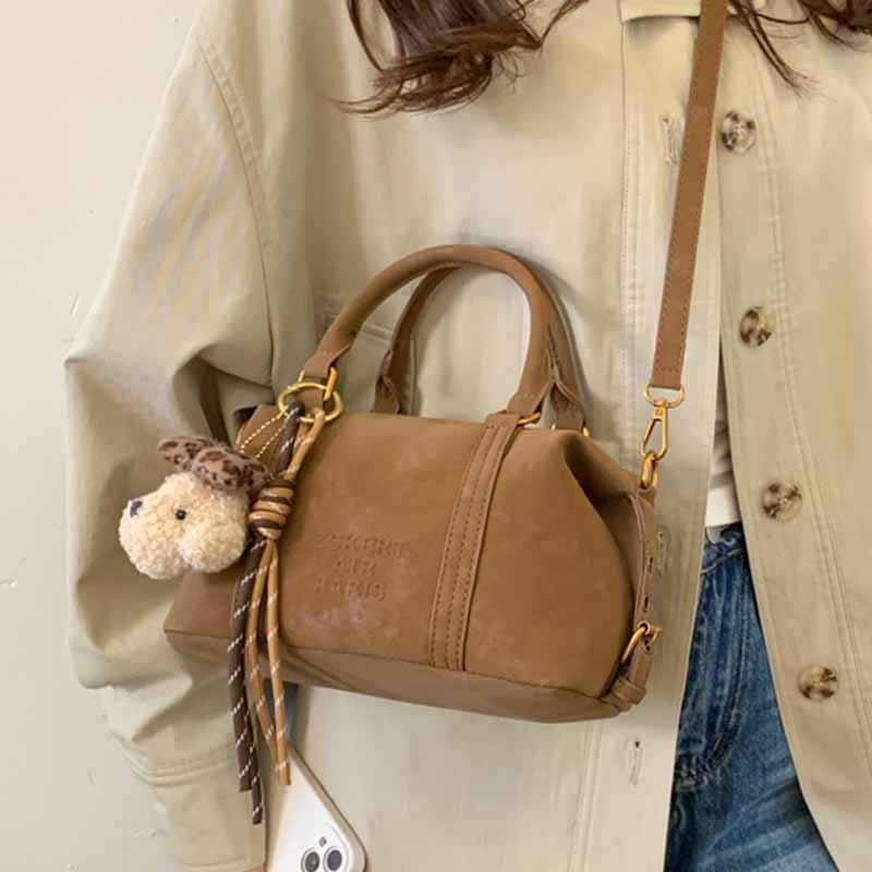 A Retro and High-end Boston Handbag, A Single-shoulder Crossbody Bag for Commuting