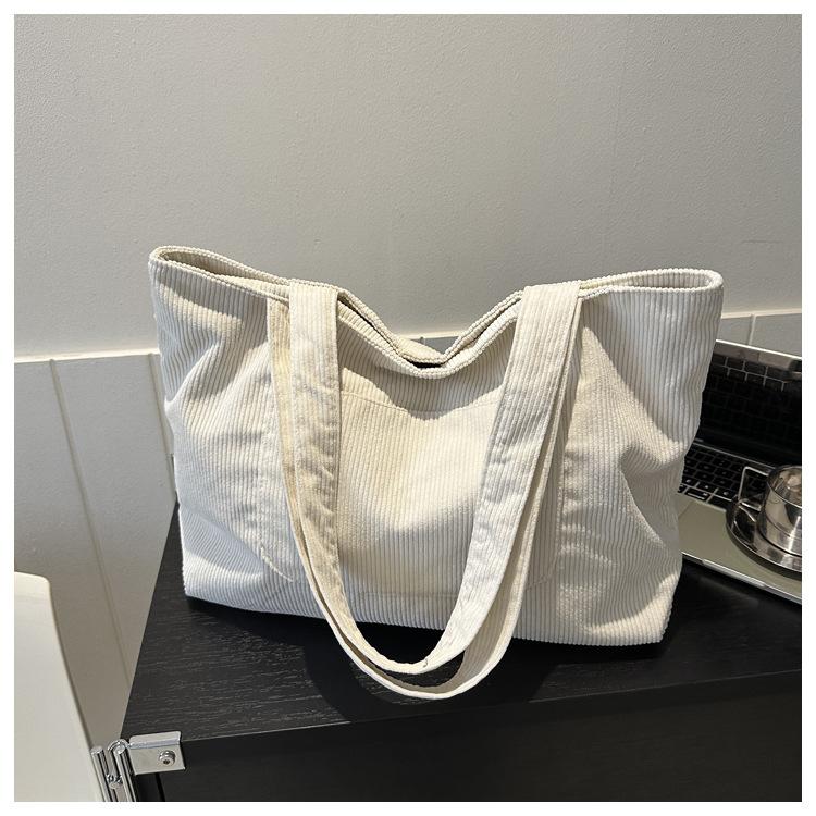 

2024 winter new trend fashion large capacity shoulder bag casual retro tote bag large capacity commuter bag women білий