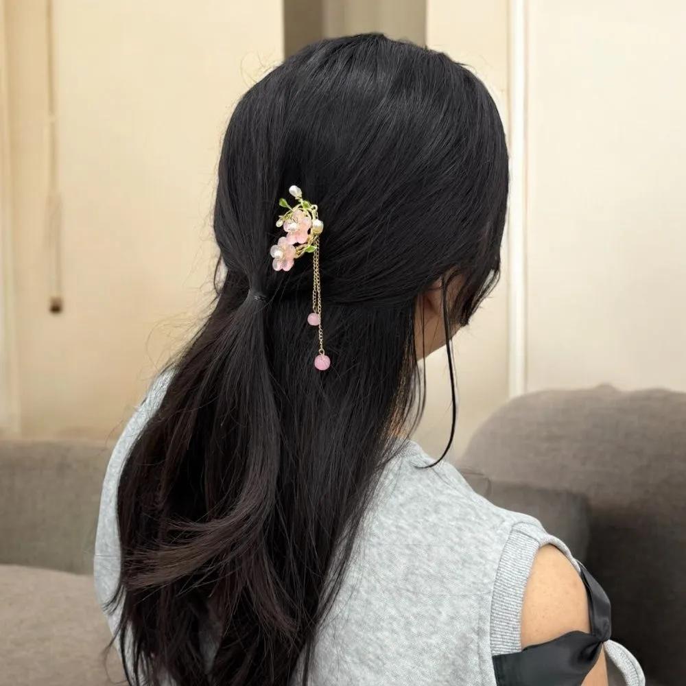 Traditional pink pearl Hanbok hairpin