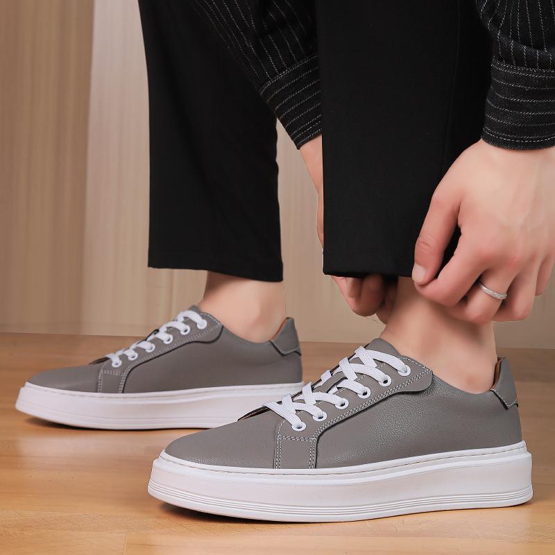 Fashion 2025 New Men's Casual Leather Shoes Outdoor Genuine Leather Designer Sneakers Comfy Flats Fashion Lace Up Tenis Masculino Shoes