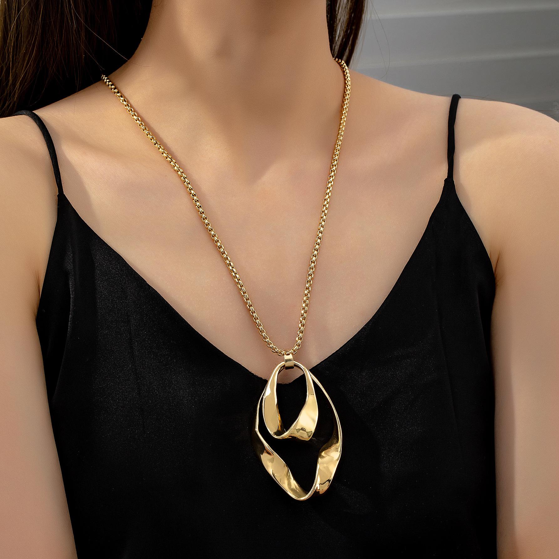 

Personalized irregular circle necklace золотий