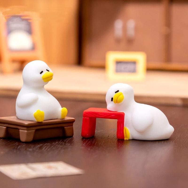 7 STuks Miniatuur Eend Ornamenten Leuke Kleine Eend Beeldjes Speelgoed Lichtgewicht Kleine Decoratie voor Poppenhuis Kinder Verjaardagsfeest Cadeaus