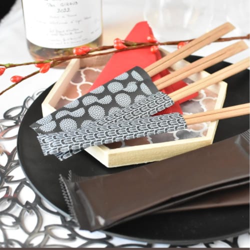 Stilvolle Einweg-Zaryu-Essstäbchen in Schwarz und Weiß, perfekt für Partys und Feiern, mit Bambusspieß, 24cm