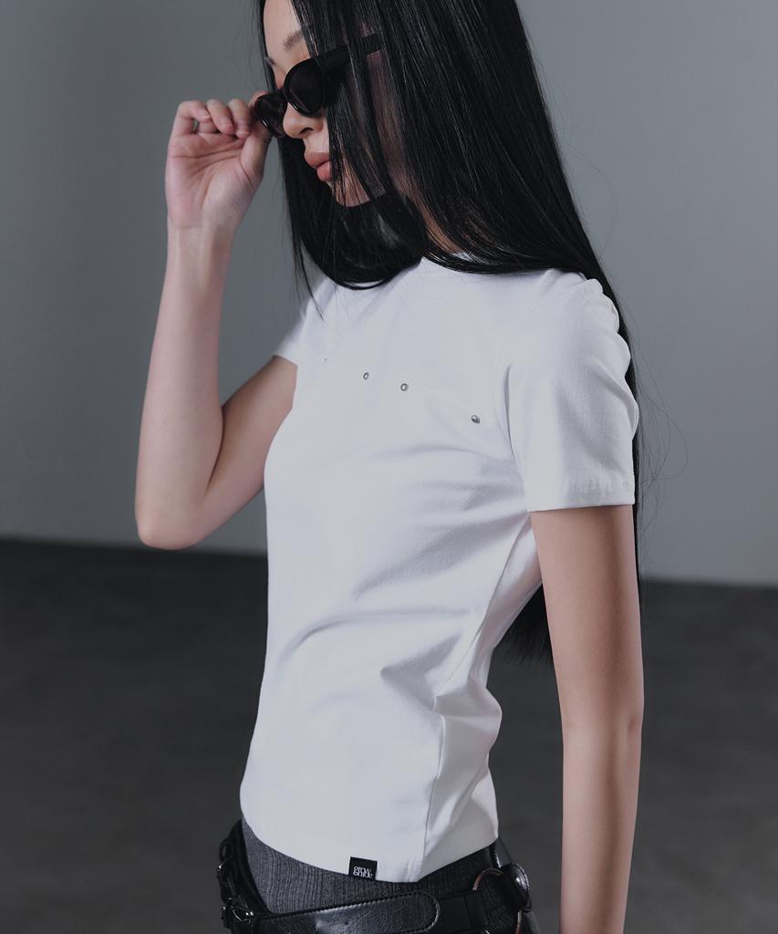 Geulouhaideu Hilden Cutout Studded Short Sleeve T-Shirt_Ivory