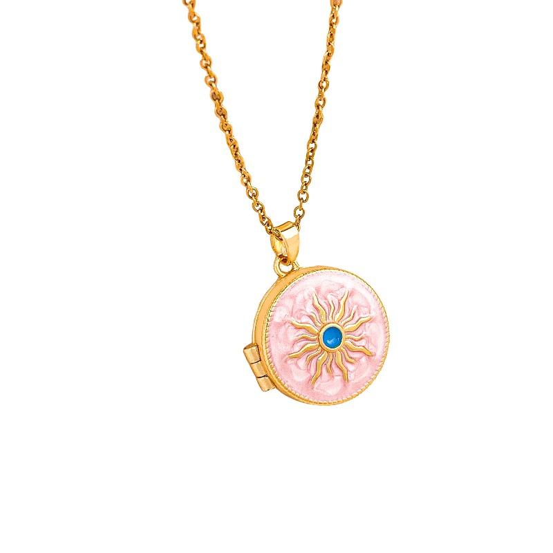 New Style Compatible Heart-shaped Photo Holder Necklace - Simple and Elegant Accessory for Women with A Touch of Exclusivity and Luxury.