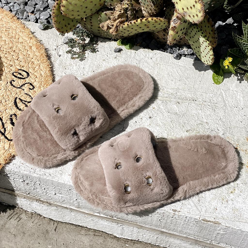 Fashion Slippers Female Slides Warm Short Plush Flat Low Heels Shoes Woman Solid Fur Metal Decoration Women Slippers Plus Size
