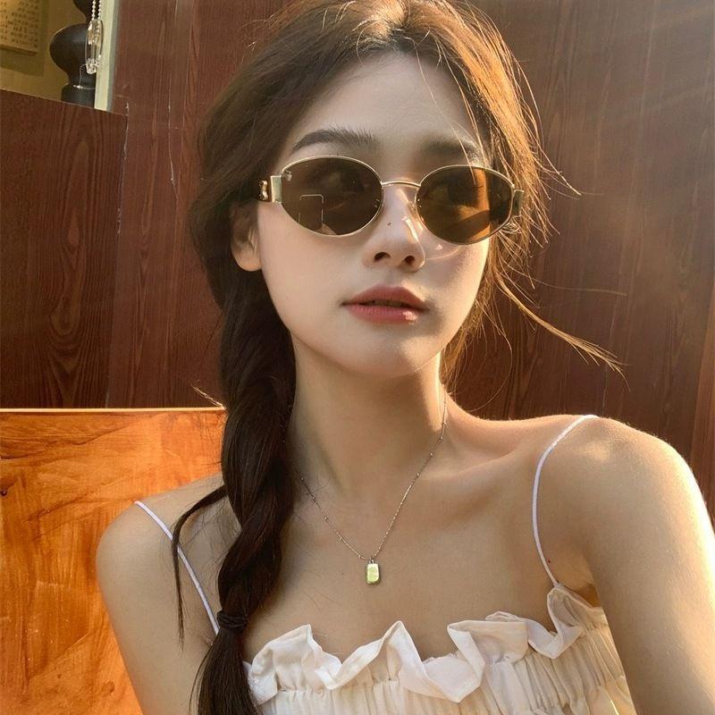 Round Frame Sunglasses for Women Fashion Decor Street Photo Eyewear