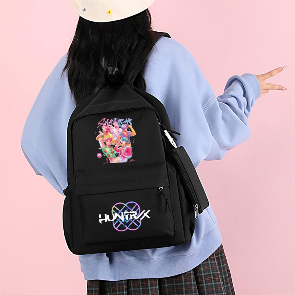 4-teiliges/Set Cartoon Anime K-Pop bedruckter Rucksack mit Federmäppchen Handtasche für Teenager Schüler Junge Mädchen Schultasche Schultasche Große Kapazität Reisetasche